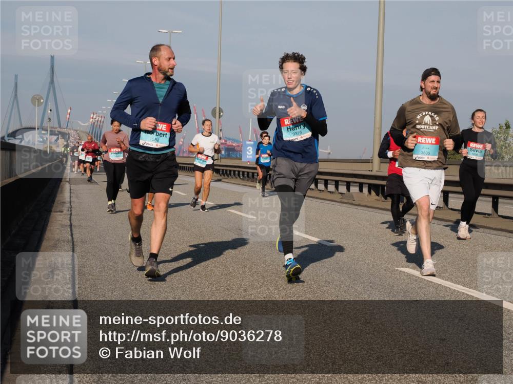 03.10.2025 - Köhlbrandbrückenlauf Fabian Wolf http://msf.ph/oto/9036278 03.10.2025 09:50:59 Position 3 1582, 3379, 3835, 1208 meine-sportfotos.de
