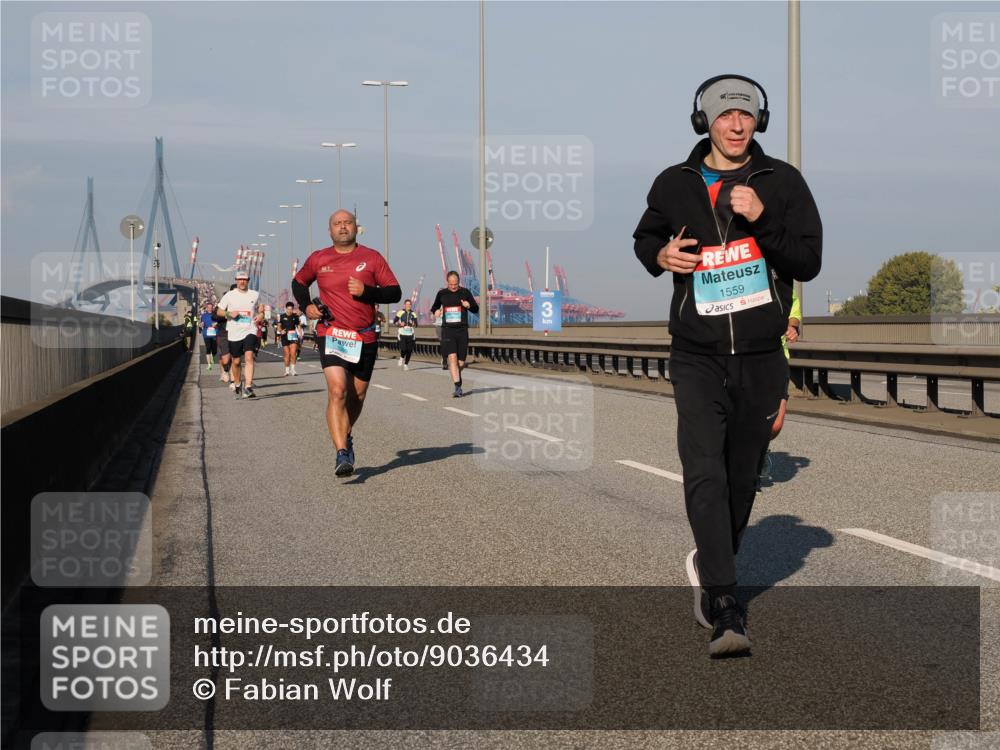 03.10.2025 - Köhlbrandbrückenlauf Fabian Wolf http://msf.ph/oto/9036434 03.10.2025 09:51:07 Position 3 1559 meine-sportfotos.de