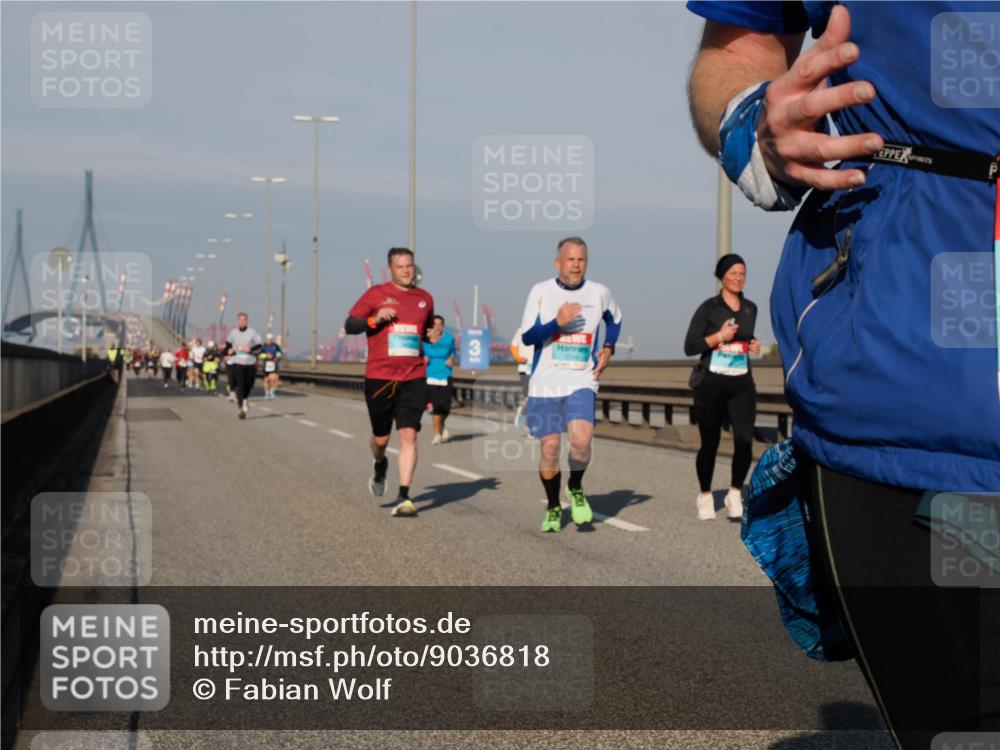 03.10.2025 - Köhlbrandbrückenlauf Fabian Wolf http://msf.ph/oto/9036818 03.10.2025 09:51:26 Position 3 3 meine-sportfotos.de