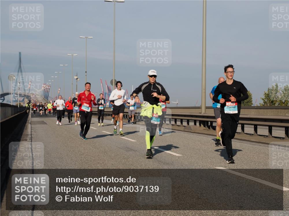 03.10.2025 - Köhlbrandbrückenlauf Fabian Wolf http://msf.ph/oto/9037139 03.10.2025 09:51:45 Position 3 3434, 3411 meine-sportfotos.de