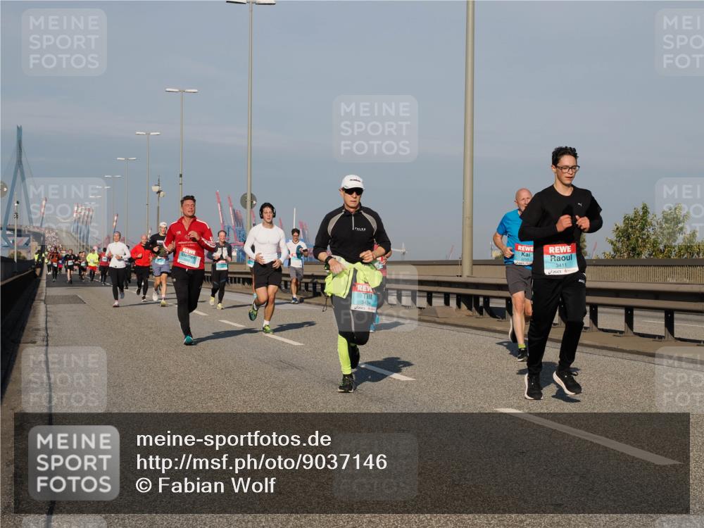 03.10.2025 - Köhlbrandbrückenlauf Fabian Wolf http://msf.ph/oto/9037146 03.10.2025 09:51:45 Position 3 3434, 3411 meine-sportfotos.de