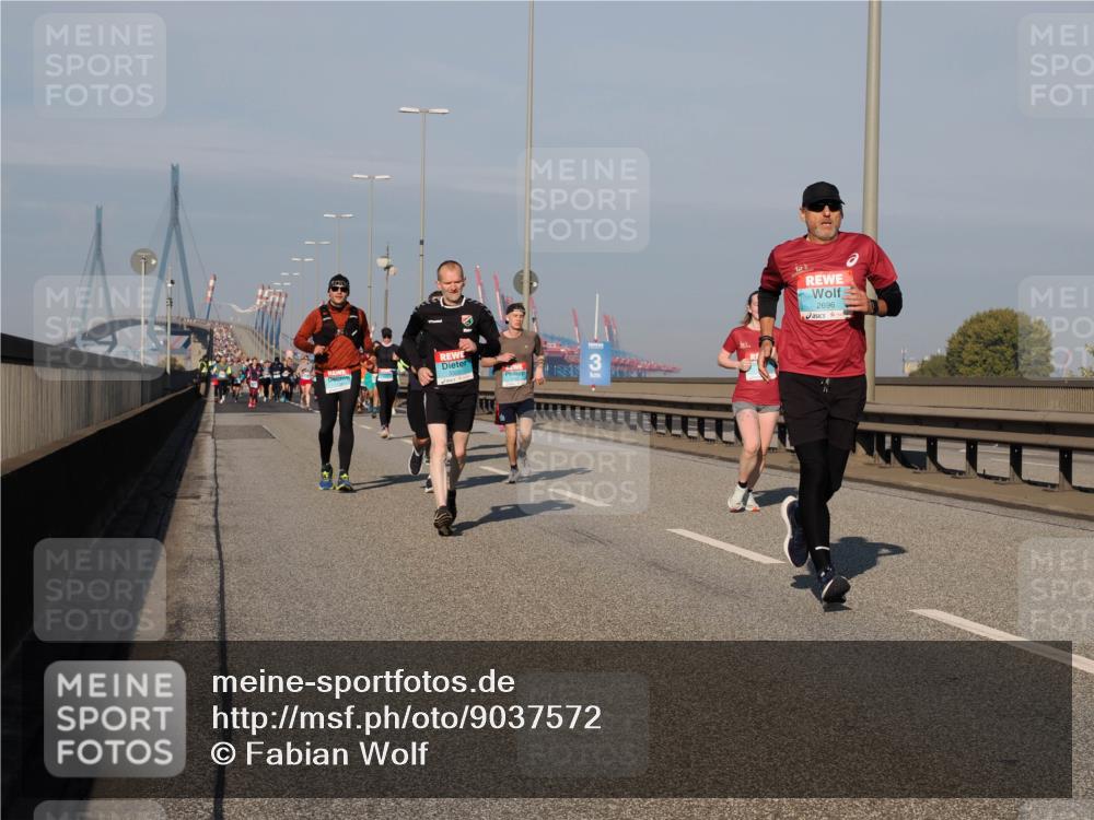 03.10.2025 - Köhlbrandbrückenlauf Fabian Wolf http://msf.ph/oto/9037572 03.10.2025 09:52:06 Position 3 3, 3320, 2696 meine-sportfotos.de