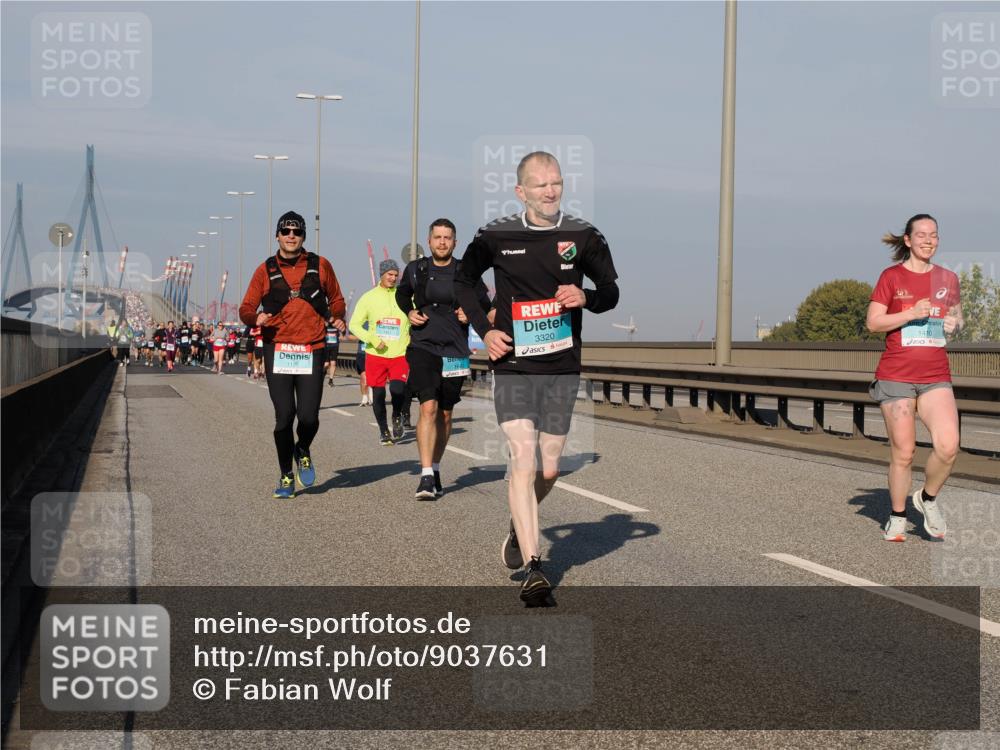 03.10.2025 - Köhlbrandbrückenlauf Fabian Wolf http://msf.ph/oto/9037631 03.10.2025 09:52:08 Position 3 3320, 1410 meine-sportfotos.de