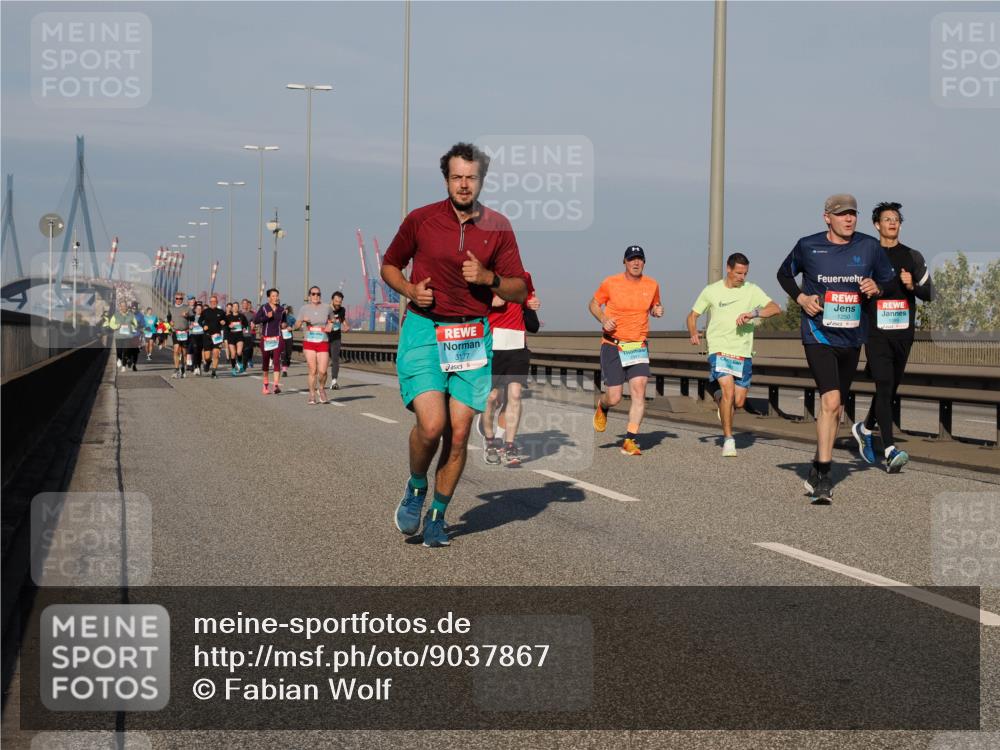 03.10.2025 - Köhlbrandbrückenlauf Fabian Wolf http://msf.ph/oto/9037867 03.10.2025 09:52:21 Position 3 3177, 1250 meine-sportfotos.de