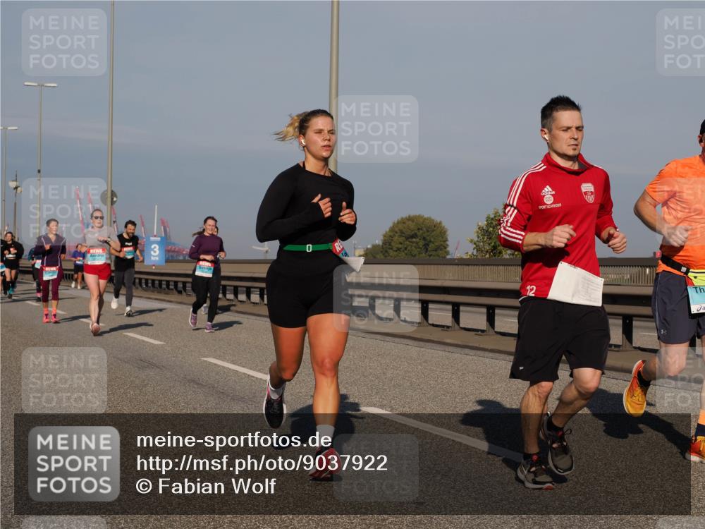 03.10.2025 - Köhlbrandbrückenlauf Fabian Wolf http://msf.ph/oto/9037922 03.10.2025 09:52:24 Position 3 0, 12 meine-sportfotos.de