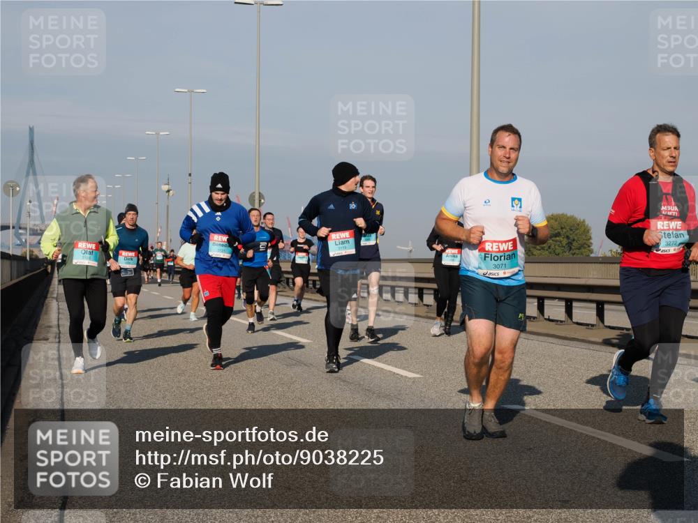 03.10.2025 - Köhlbrandbrückenlauf Fabian Wolf http://msf.ph/oto/9038225 03.10.2025 09:52:38 Position 3 3120, 3121, 3119, 3071, 3272 meine-sportfotos.de