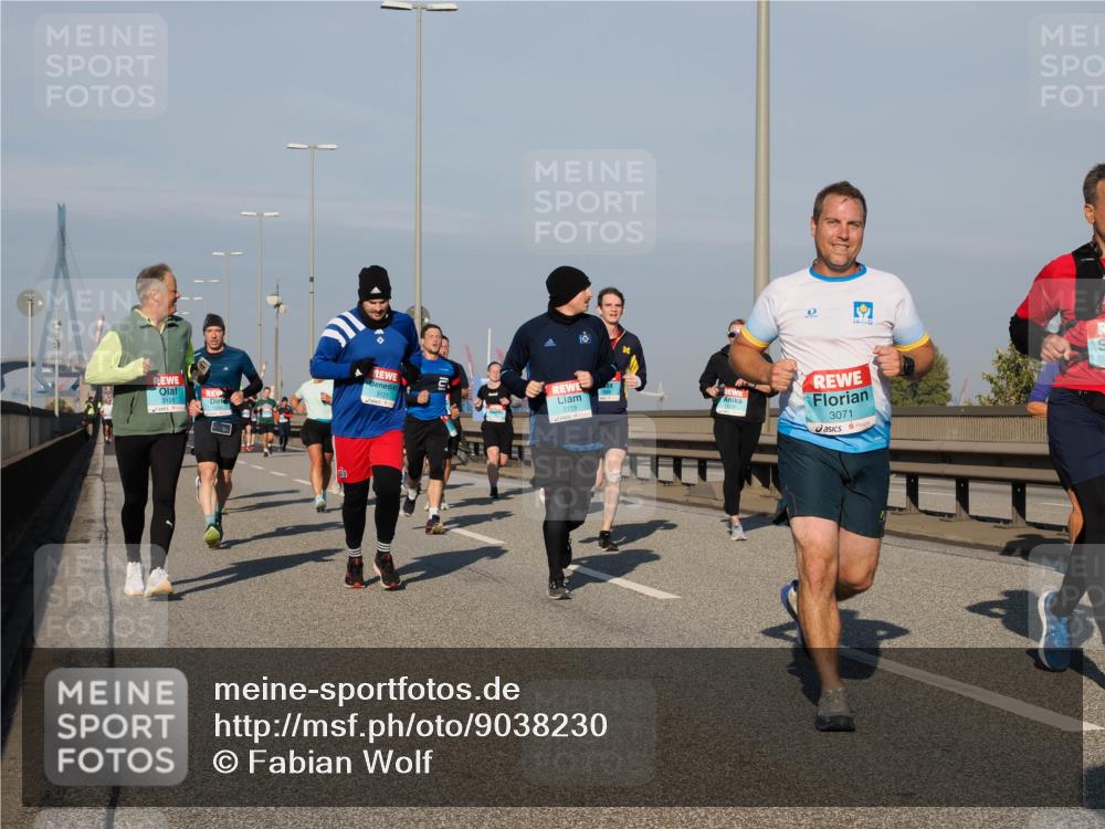 03.10.2025 - Köhlbrandbrückenlauf Fabian Wolf http://msf.ph/oto/9038230 03.10.2025 09:52:39 Position 3 3120, 3121, 3119, 3071 meine-sportfotos.de