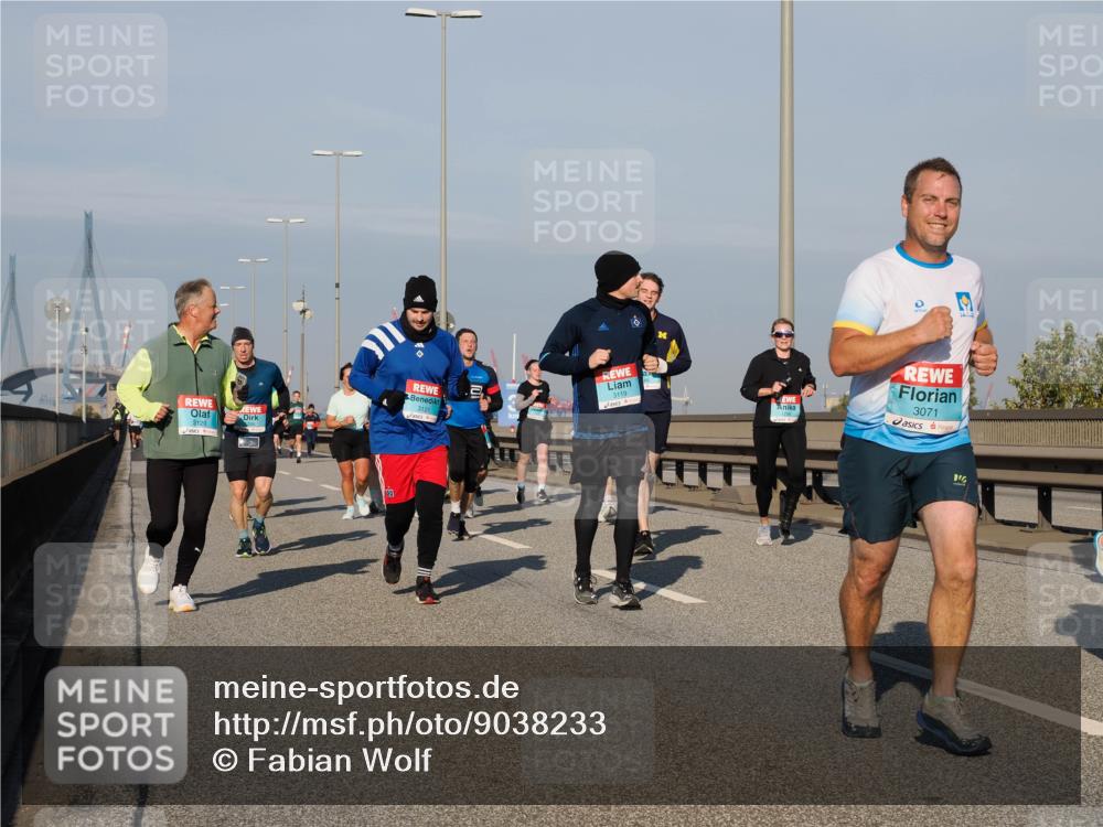 03.10.2025 - Köhlbrandbrückenlauf Fabian Wolf http://msf.ph/oto/9038233 03.10.2025 09:52:39 Position 3 3119, 3121, 3120, 3071 meine-sportfotos.de