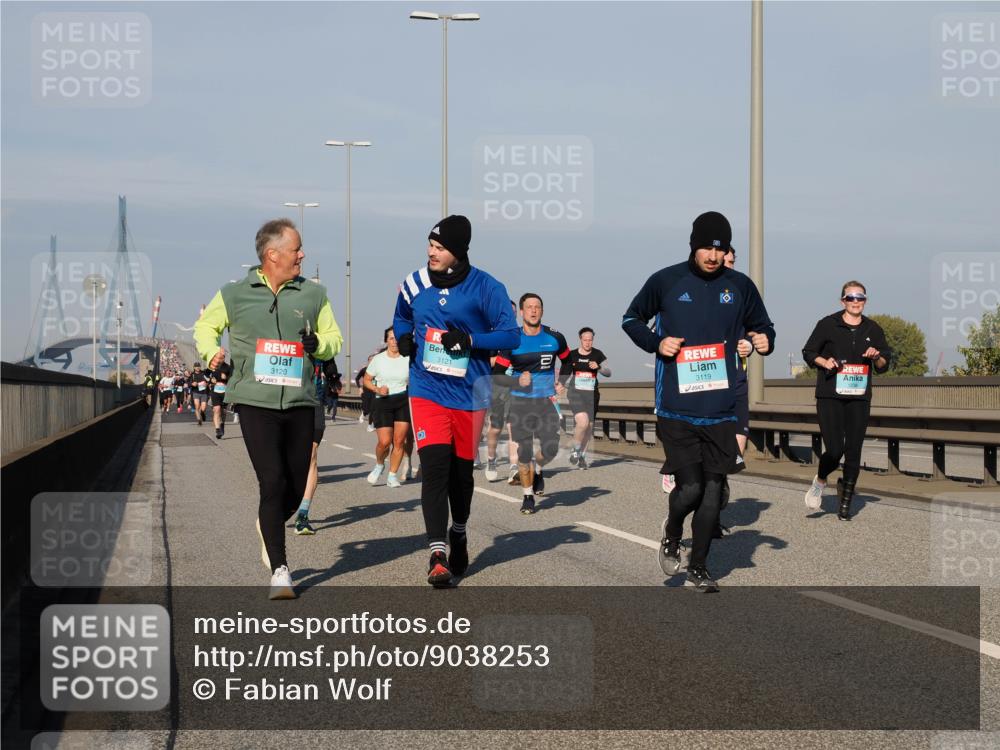 03.10.2025 - Köhlbrandbrückenlauf Fabian Wolf http://msf.ph/oto/9038253 03.10.2025 09:52:40 Position 3 3120, 3121, 3119 meine-sportfotos.de