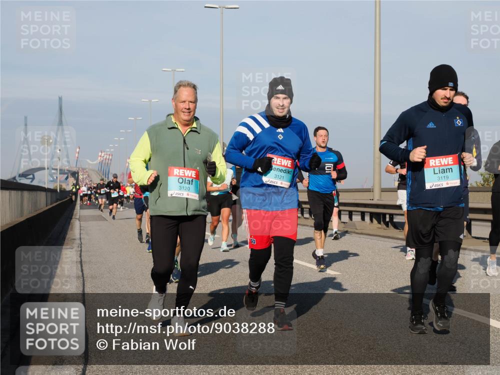 03.10.2025 - Köhlbrandbrückenlauf Fabian Wolf http://msf.ph/oto/9038288 03.10.2025 09:52:41 Position 3 3120, 3121, 3119 meine-sportfotos.de