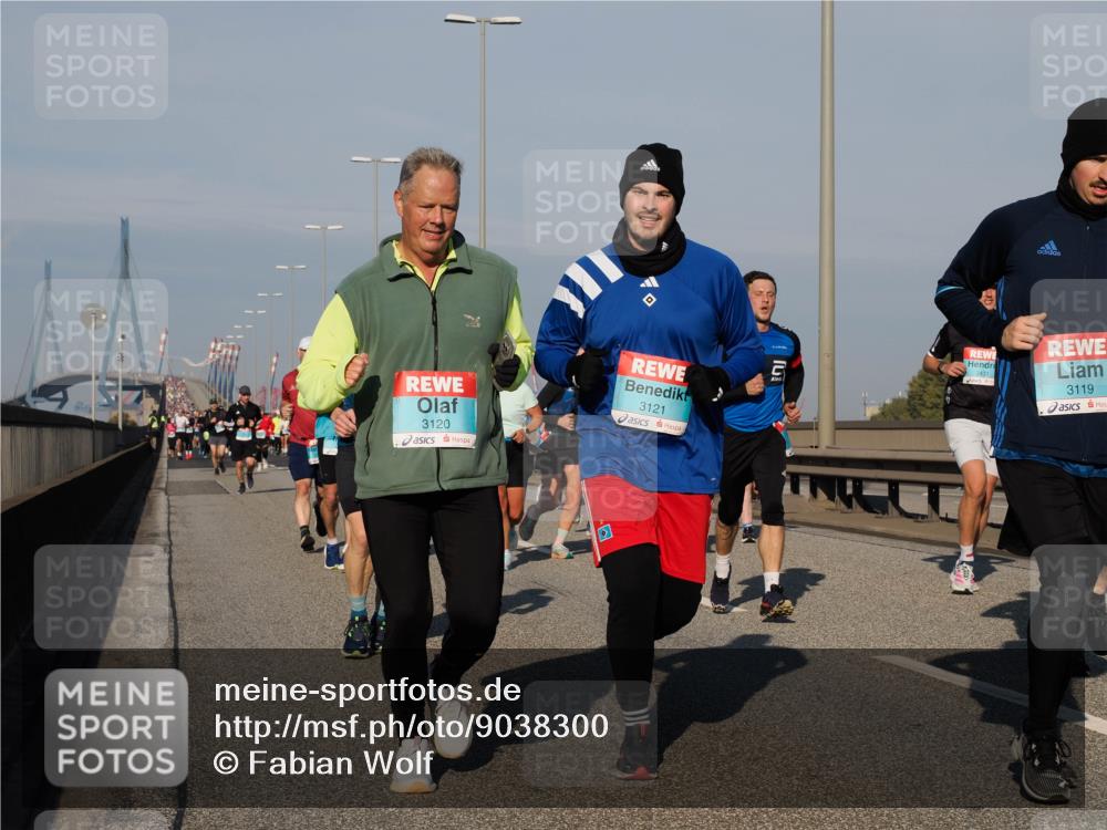 03.10.2025 - Köhlbrandbrückenlauf Fabian Wolf http://msf.ph/oto/9038300 03.10.2025 09:52:41 Position 3 3120, 3121, 2431, 3119 meine-sportfotos.de