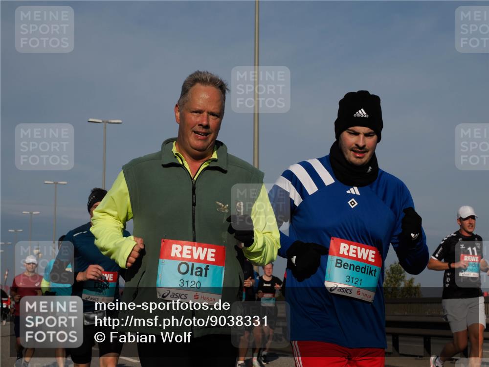 03.10.2025 - Köhlbrandbrückenlauf Fabian Wolf http://msf.ph/oto/9038331 03.10.2025 09:52:43 Position 3 3120, 1200, 3121, 11, 2431 meine-sportfotos.de