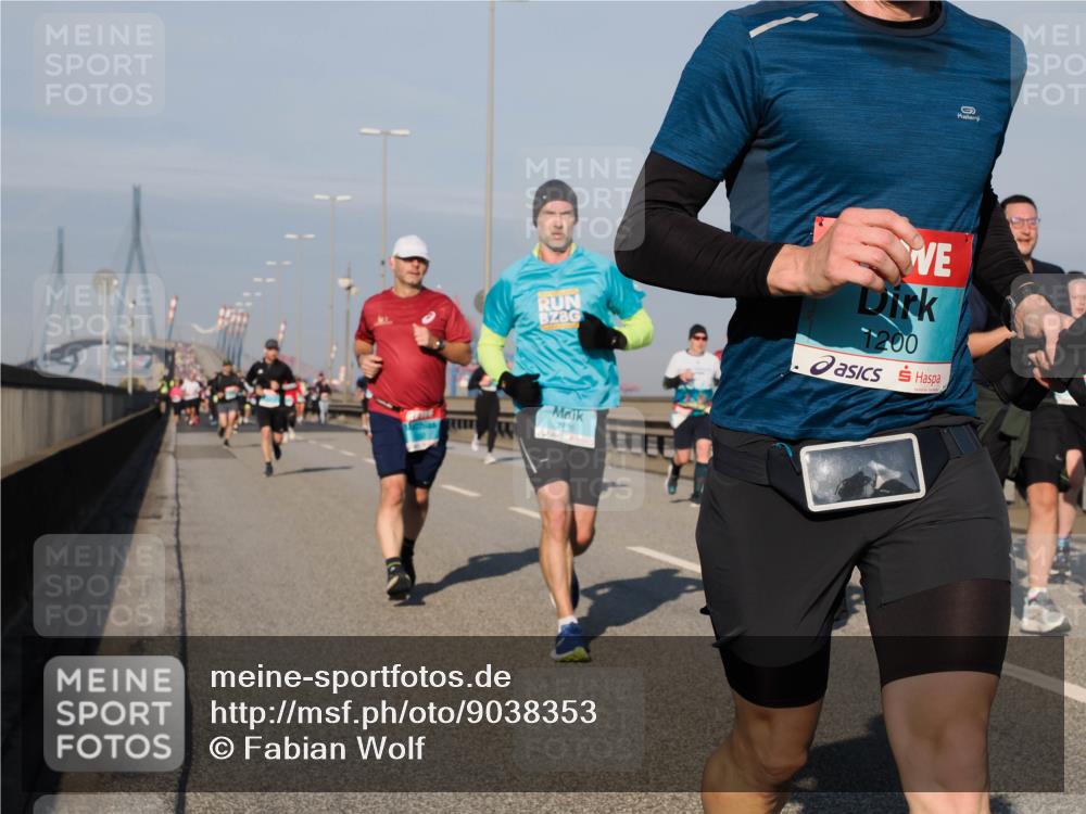 03.10.2025 - Köhlbrandbrückenlauf Fabian Wolf http://msf.ph/oto/9038353 03.10.2025 09:52:44 Position 3 1200, 2176 meine-sportfotos.de