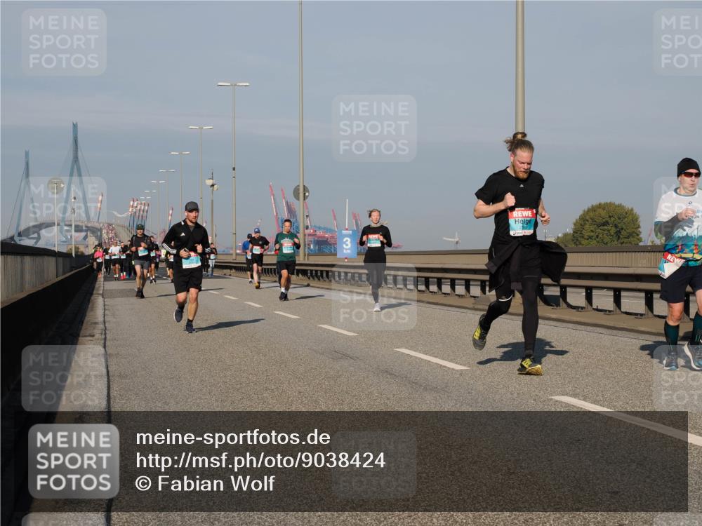 03.10.2025 - Köhlbrandbrückenlauf Fabian Wolf http://msf.ph/oto/9038424 03.10.2025 09:52:47 Position 3 3 meine-sportfotos.de