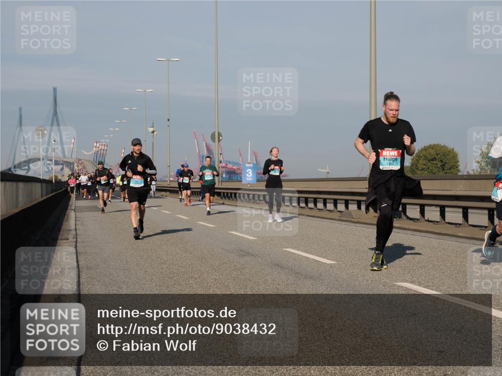 03.10.2025 - Köhlbrandbrückenlauf Fabian Wolf http://msf.ph/oto/9038432 03.10.2025 09:52:47 Position 3 2793 meine-sportfotos.de