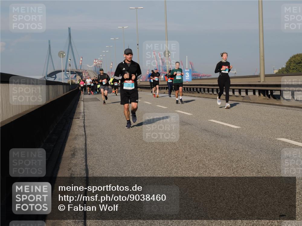 03.10.2025 - Köhlbrandbrückenlauf Fabian Wolf http://msf.ph/oto/9038460 03.10.2025 09:52:49 Position 3 3 meine-sportfotos.de