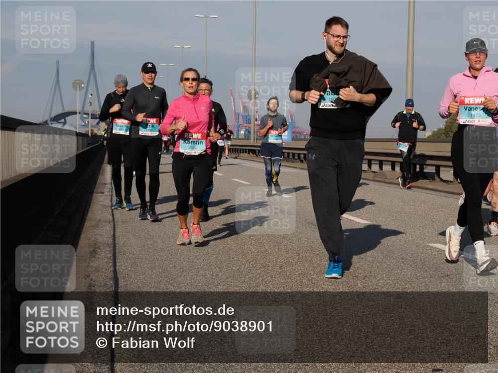 03.10.2025 - Köhlbrandbrückenlauf Fabian Wolf http://msf.ph/oto/9038901 03.10.2025 09:53:11 Position 3 2735, 1566, 197, 1473 meine-sportfotos.de