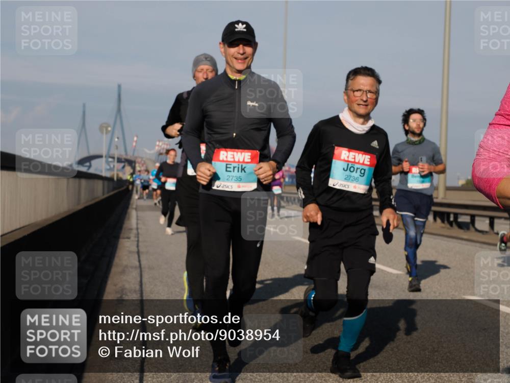 03.10.2025 - Köhlbrandbrückenlauf Fabian Wolf http://msf.ph/oto/9038954 03.10.2025 09:53:14 Position 3 2735, 2736 meine-sportfotos.de