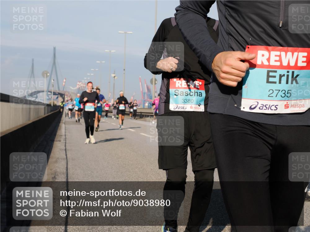 03.10.2025 - Köhlbrandbrückenlauf Fabian Wolf http://msf.ph/oto/9038980 03.10.2025 09:53:15 Position 3 3380, 2735 meine-sportfotos.de