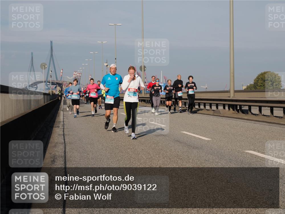 03.10.2025 - Köhlbrandbrückenlauf Fabian Wolf http://msf.ph/oto/9039122 03.10.2025 09:53:25 Position 3  meine-sportfotos.de