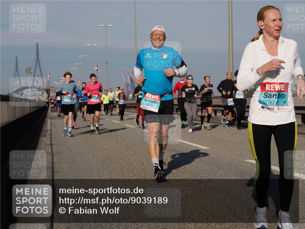 03.10.2025 - Köhlbrandbrückenlauf Fabian Wolf http://msf.ph/oto/9039189 03.10.2025 09:53:29 Position 3 3218, 1742 meine-sportfotos.de