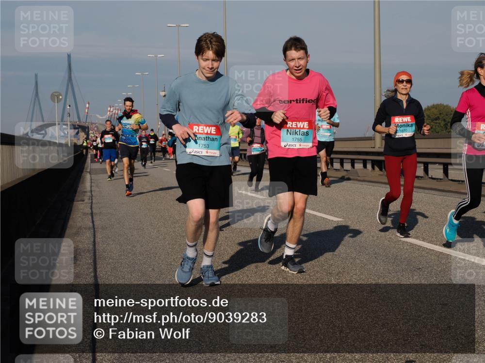 03.10.2025 - Köhlbrandbrückenlauf Fabian Wolf http://msf.ph/oto/9039283 03.10.2025 09:53:33 Position 3 1670, 1753, 1755 meine-sportfotos.de