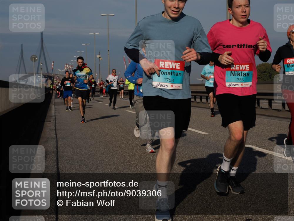 03.10.2025 - Köhlbrandbrückenlauf Fabian Wolf http://msf.ph/oto/9039306 03.10.2025 09:53:33 Position 3 21, 1753, 16, 1755 meine-sportfotos.de