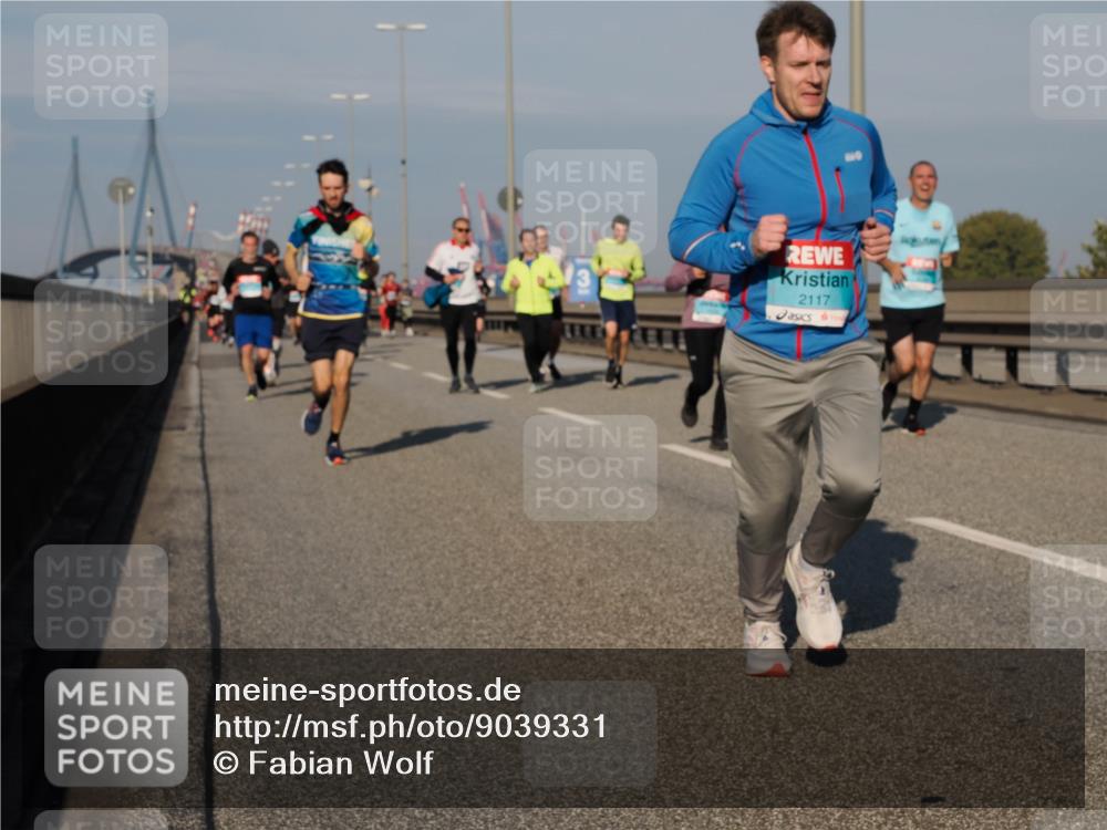 03.10.2025 - Köhlbrandbrückenlauf Fabian Wolf http://msf.ph/oto/9039331 03.10.2025 09:53:35 Position 3 01, 2117 meine-sportfotos.de