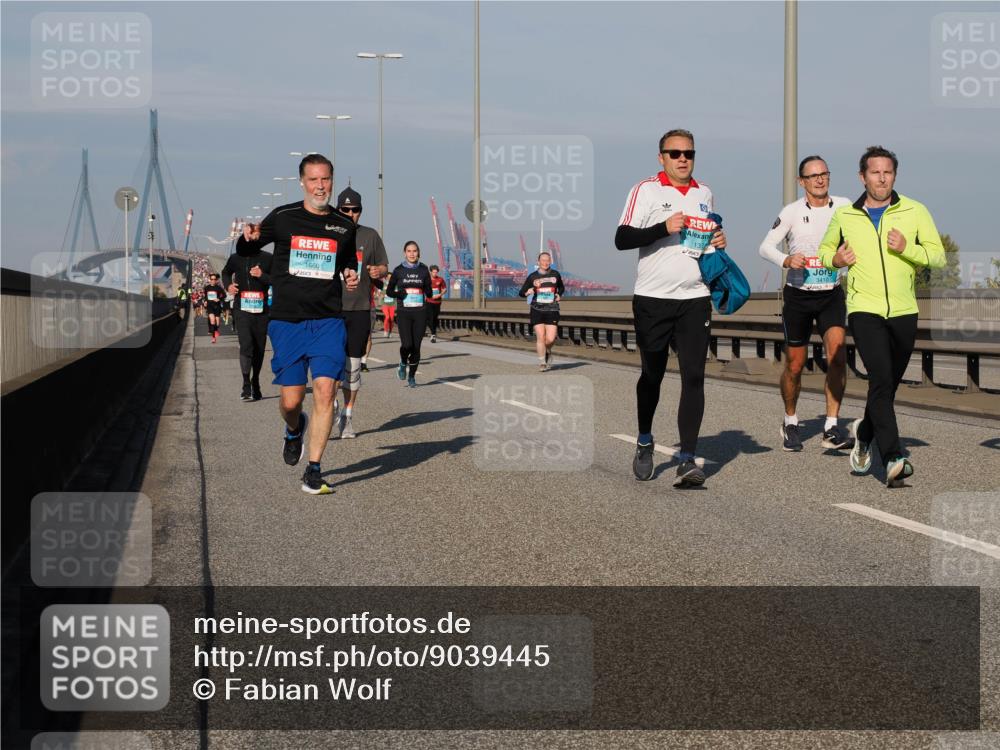 03.10.2025 - Köhlbrandbrückenlauf Fabian Wolf http://msf.ph/oto/9039445 03.10.2025 09:53:39 Position 3 1660, 137, 3410 meine-sportfotos.de