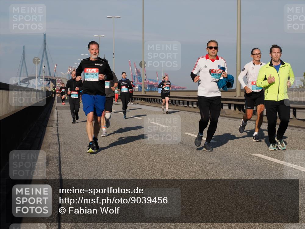 03.10.2025 - Köhlbrandbrückenlauf Fabian Wolf http://msf.ph/oto/9039456 03.10.2025 09:53:40 Position 3 1660, 137 meine-sportfotos.de