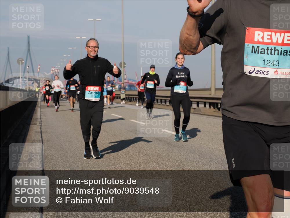 03.10.2025 - Köhlbrandbrückenlauf Fabian Wolf http://msf.ph/oto/9039548 03.10.2025 09:53:44 Position 3 117, 1873, 1243 meine-sportfotos.de
