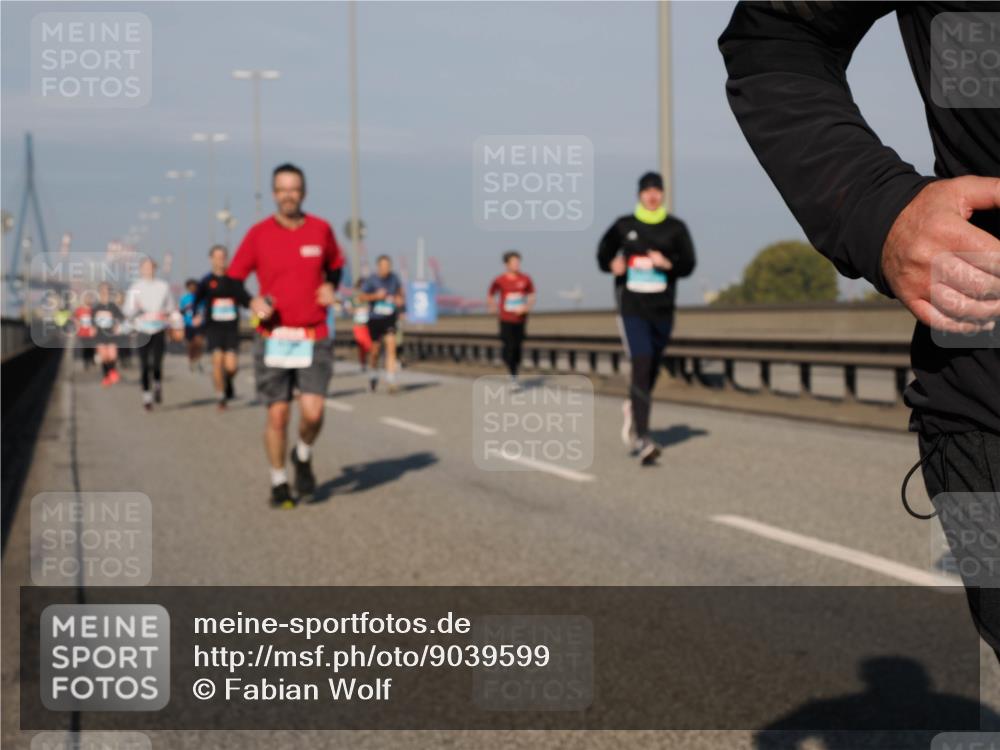 03.10.2025 - Köhlbrandbrückenlauf Fabian Wolf http://msf.ph/oto/9039599 03.10.2025 09:53:46 Position 3  meine-sportfotos.de