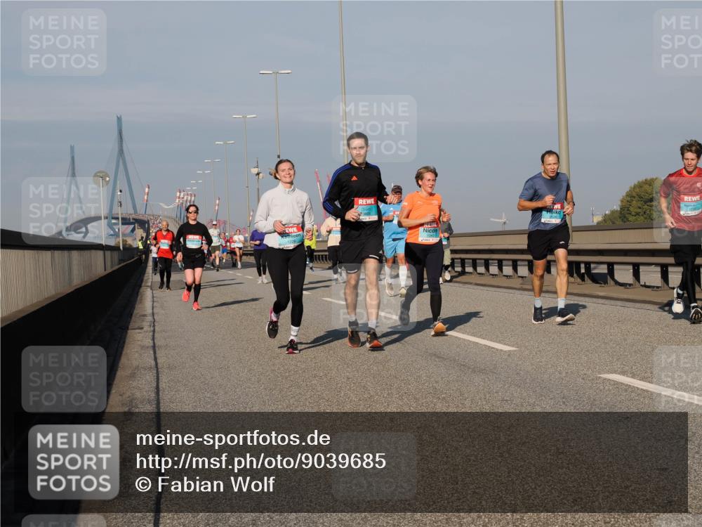 03.10.2025 - Köhlbrandbrückenlauf Fabian Wolf http://msf.ph/oto/9039685 03.10.2025 09:53:50 Position 3 1229, 1343 meine-sportfotos.de