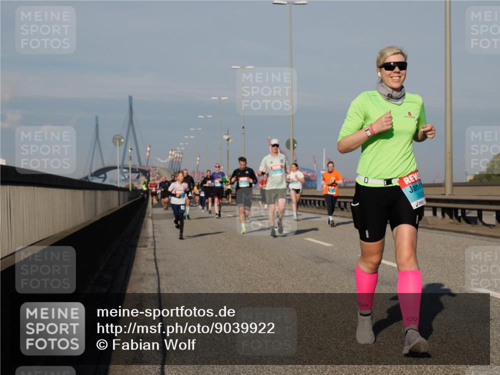 03.10.2025 - Köhlbrandbrückenlauf Fabian Wolf http://msf.ph/oto/9039922 03.10.2025 09:54:03 Position 3 0, 2821 meine-sportfotos.de