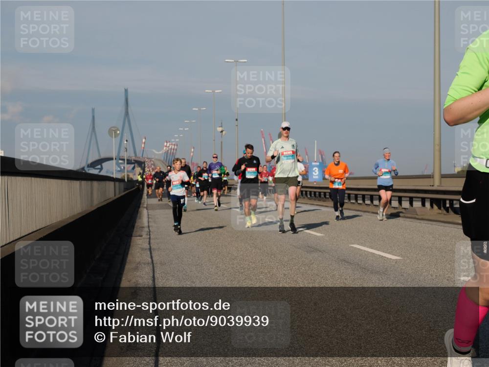 03.10.2025 - Köhlbrandbrückenlauf Fabian Wolf http://msf.ph/oto/9039939 03.10.2025 09:54:04 Position 3  meine-sportfotos.de