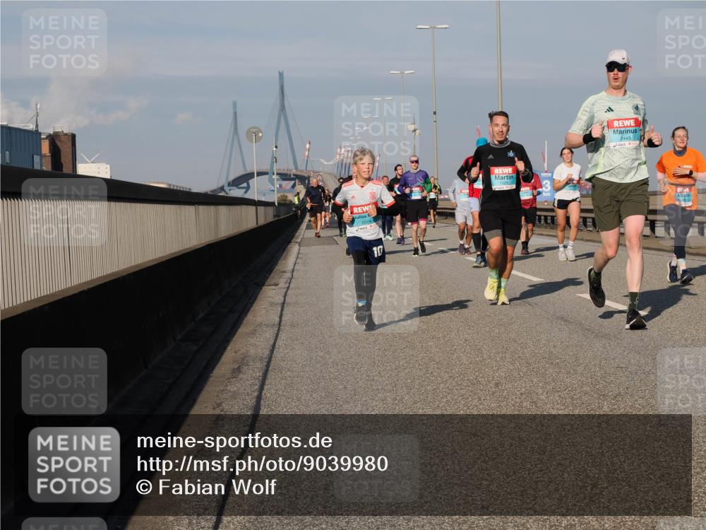 03.10.2025 - Köhlbrandbrückenlauf Fabian Wolf http://msf.ph/oto/9039980 03.10.2025 09:54:06 Position 3 2074, 1525, 3, 2449 meine-sportfotos.de