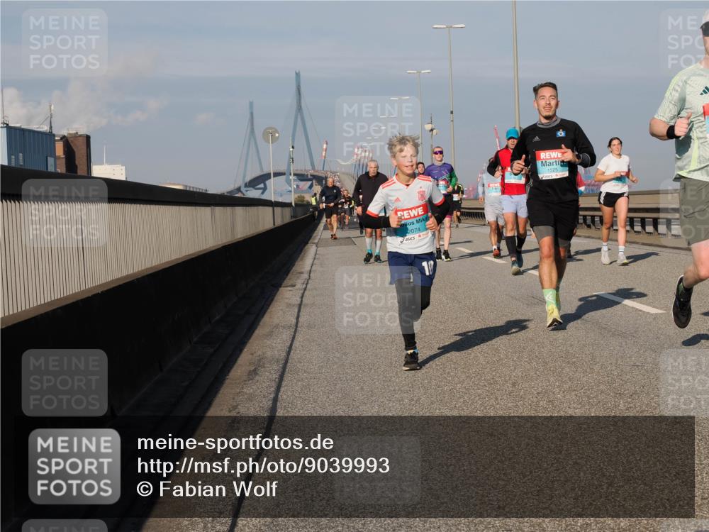 03.10.2025 - Köhlbrandbrückenlauf Fabian Wolf http://msf.ph/oto/9039993 03.10.2025 09:54:07 Position 3 2074, 1525 meine-sportfotos.de
