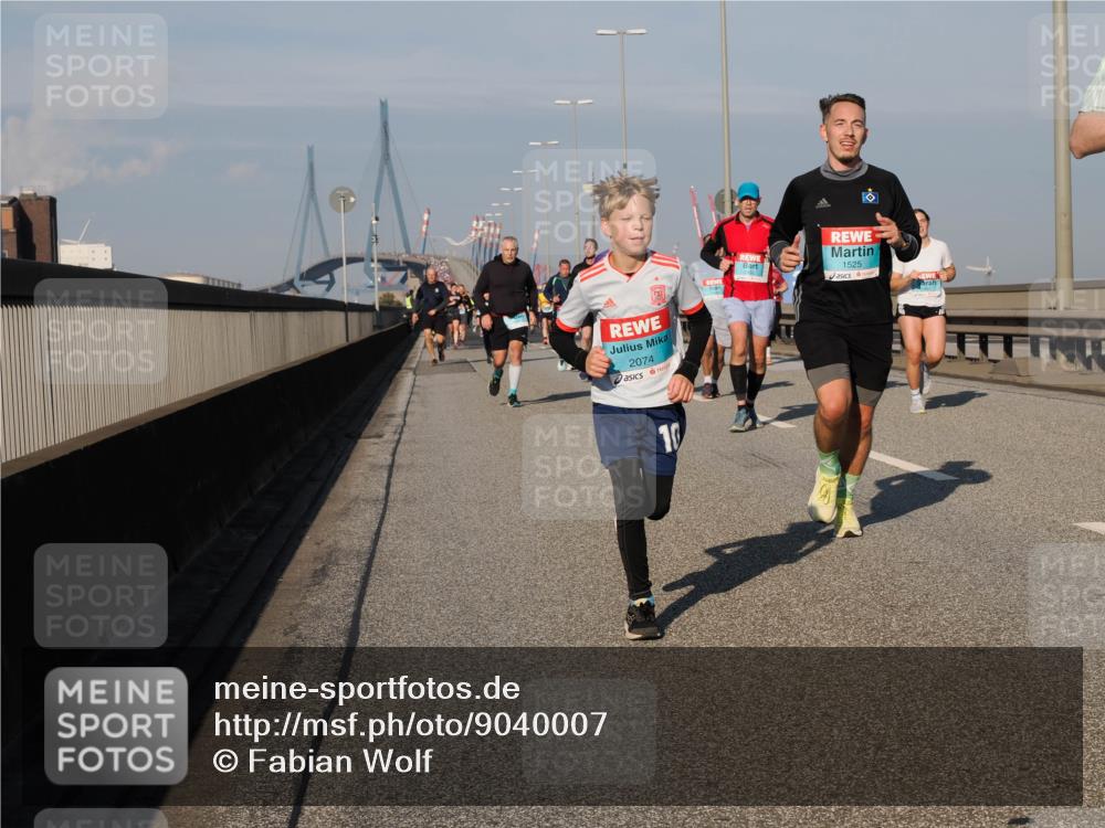 03.10.2025 - Köhlbrandbrückenlauf Fabian Wolf http://msf.ph/oto/9040007 03.10.2025 09:54:07 Position 3 2074, 10, 1525 meine-sportfotos.de