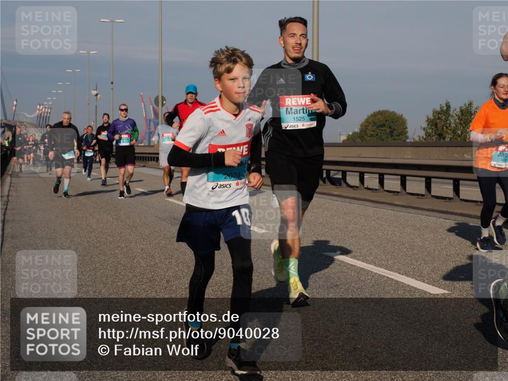 03.10.2025 - Köhlbrandbrückenlauf Fabian Wolf http://msf.ph/oto/9040028 03.10.2025 09:54:08 Position 3 2074, 10, 1525, 1858 meine-sportfotos.de