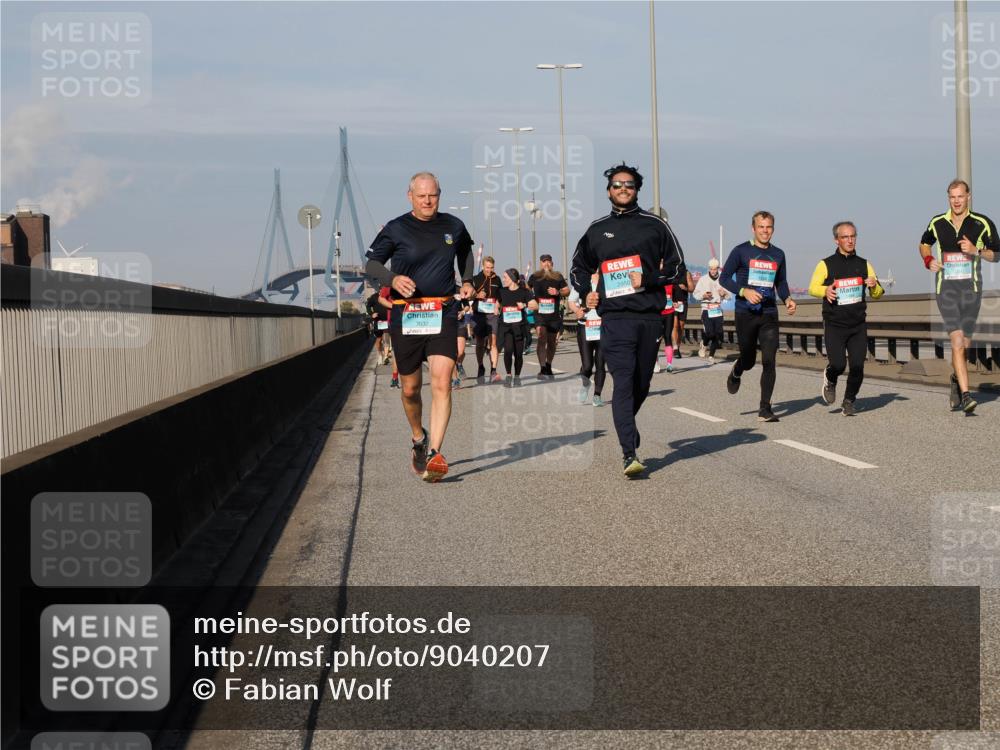 03.10.2025 - Köhlbrandbrückenlauf Fabian Wolf http://msf.ph/oto/9040207 03.10.2025 09:54:18 Position 3 3032, 2950, 1201 meine-sportfotos.de