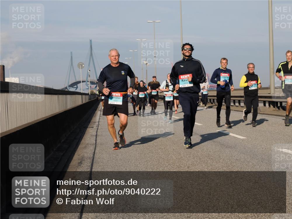 03.10.2025 - Köhlbrandbrückenlauf Fabian Wolf http://msf.ph/oto/9040222 03.10.2025 09:54:19 Position 3 3032, 2950 meine-sportfotos.de