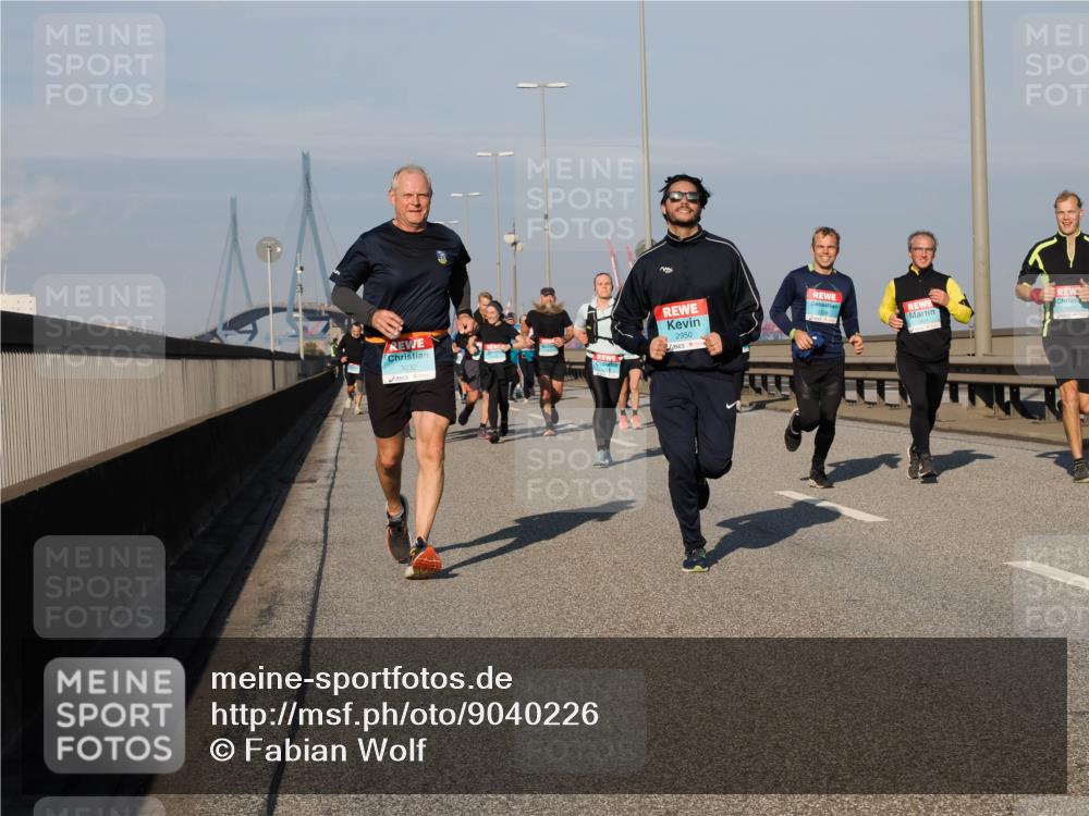 03.10.2025 - Köhlbrandbrückenlauf Fabian Wolf http://msf.ph/oto/9040226 03.10.2025 09:54:19 Position 3 3032, 2950 meine-sportfotos.de