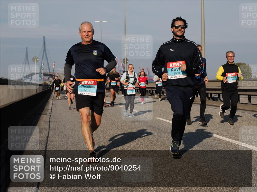 03.10.2025 - Köhlbrandbrückenlauf Fabian Wolf http://msf.ph/oto/9040254 03.10.2025 09:54:20 Position 3 3032, 2950 meine-sportfotos.de