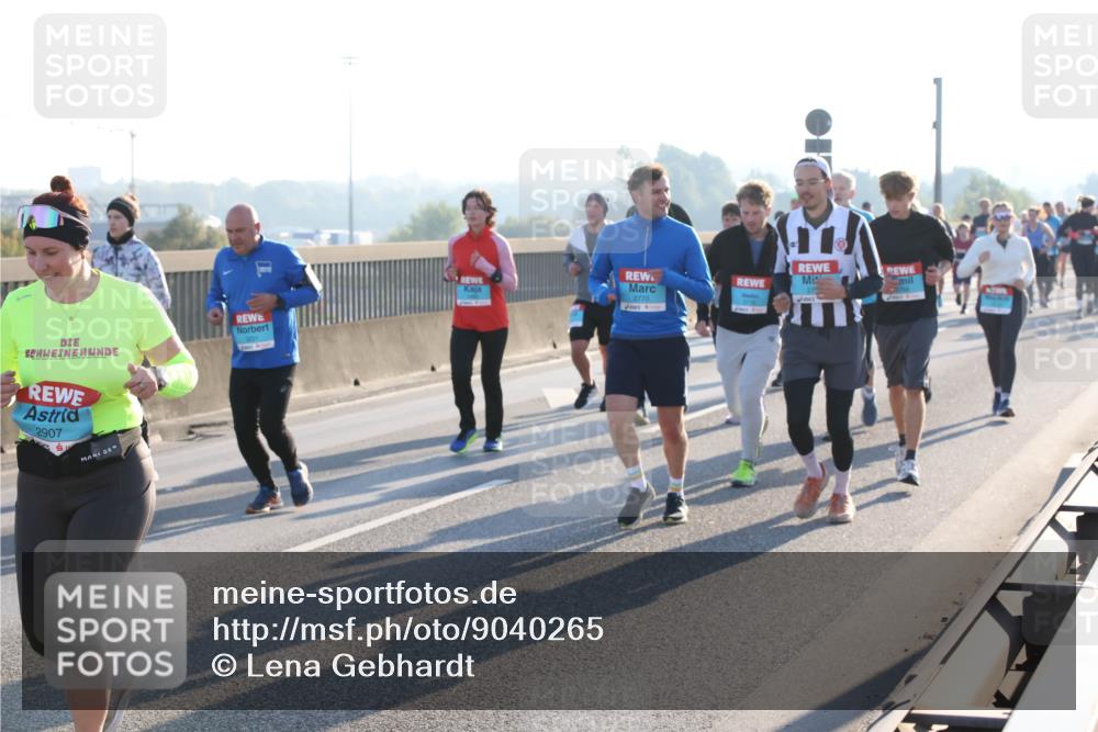 03.10.2025 - Köhlbrandbrückenlauf Lena Gebhardt http://msf.ph/oto/9040265 03.10.2025 09:25:04 Position 1 2907, 2770 meine-sportfotos.de