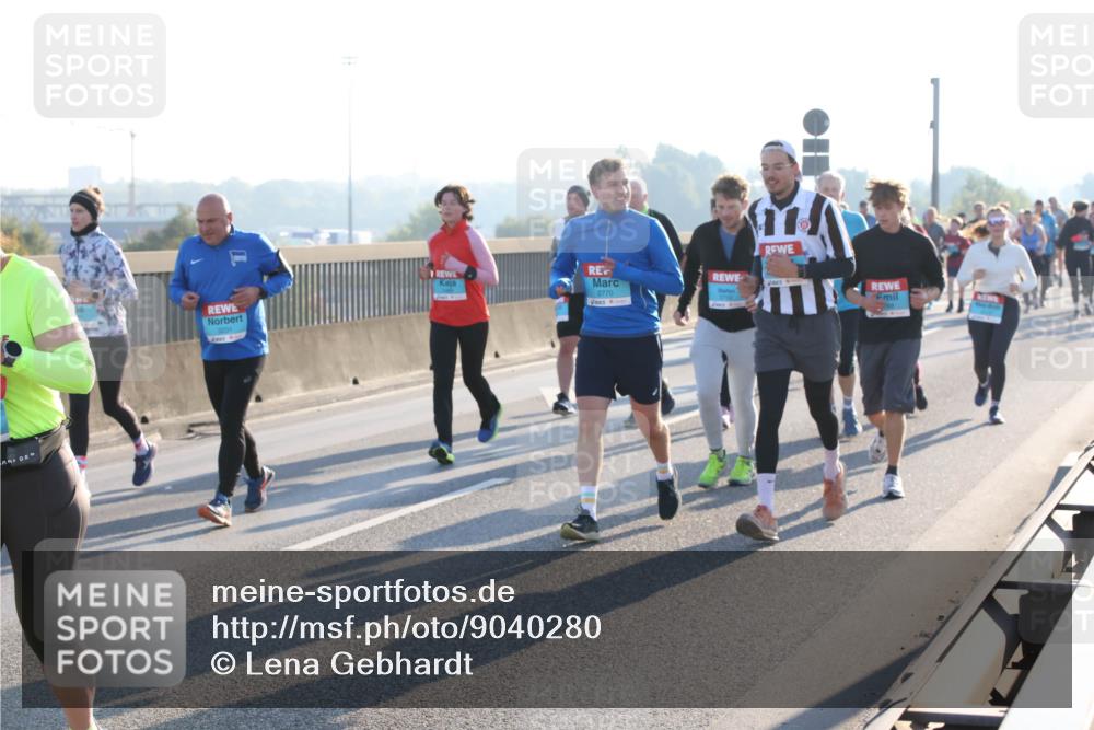 03.10.2025 - Köhlbrandbrückenlauf Lena Gebhardt http://msf.ph/oto/9040280 03.10.2025 09:25:04 Position 1 2770 meine-sportfotos.de