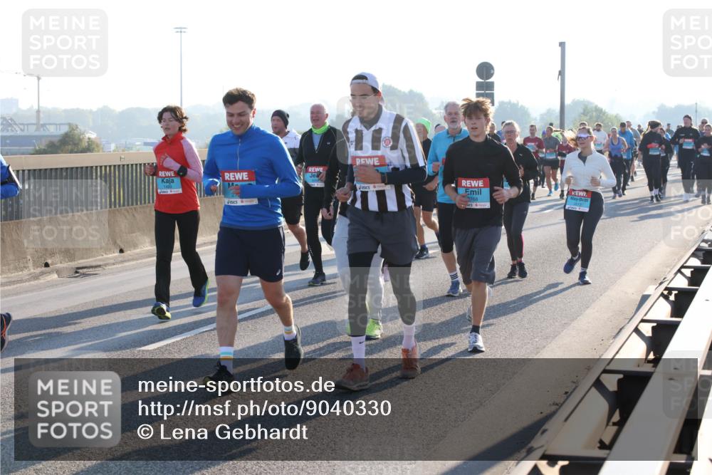 03.10.2025 - Köhlbrandbrückenlauf Lena Gebhardt http://msf.ph/oto/9040330 03.10.2025 09:25:05 Position 1 27, 2768, 2217 meine-sportfotos.de