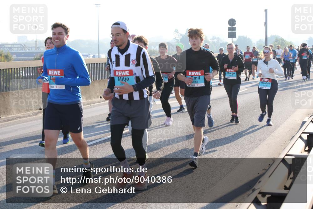03.10.2025 - Köhlbrandbrückenlauf Lena Gebhardt http://msf.ph/oto/9040386 03.10.2025 09:25:05 Position 1 27, 2768, 2217 meine-sportfotos.de