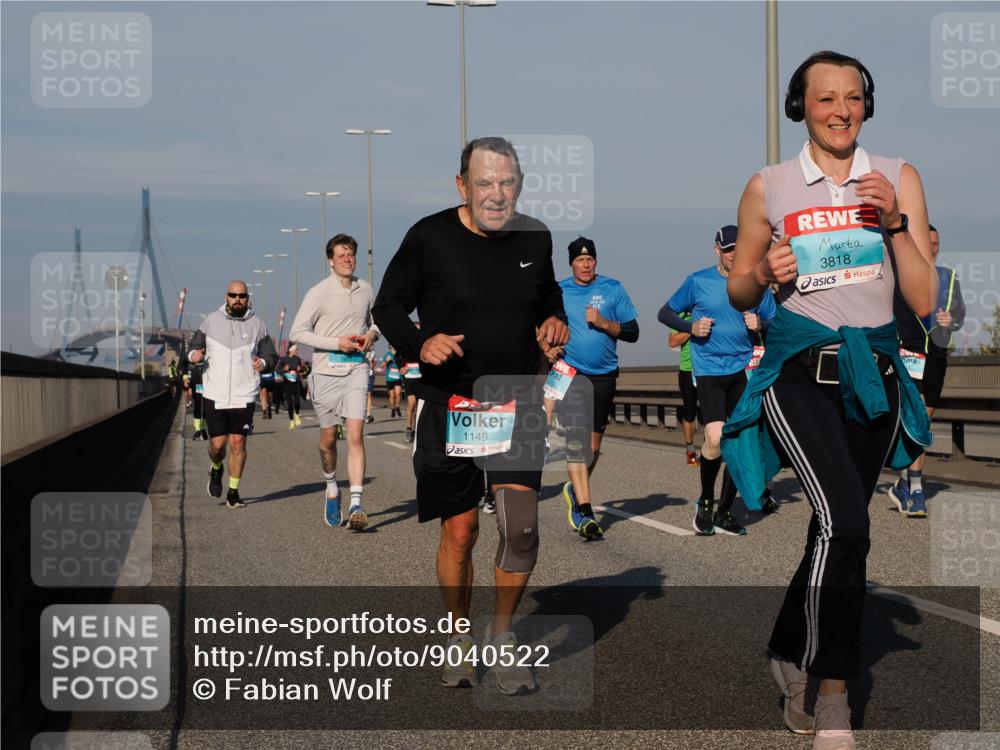 03.10.2025 - Köhlbrandbrückenlauf Fabian Wolf http://msf.ph/oto/9040522 03.10.2025 09:54:32 Position 3 1149, 3818 meine-sportfotos.de