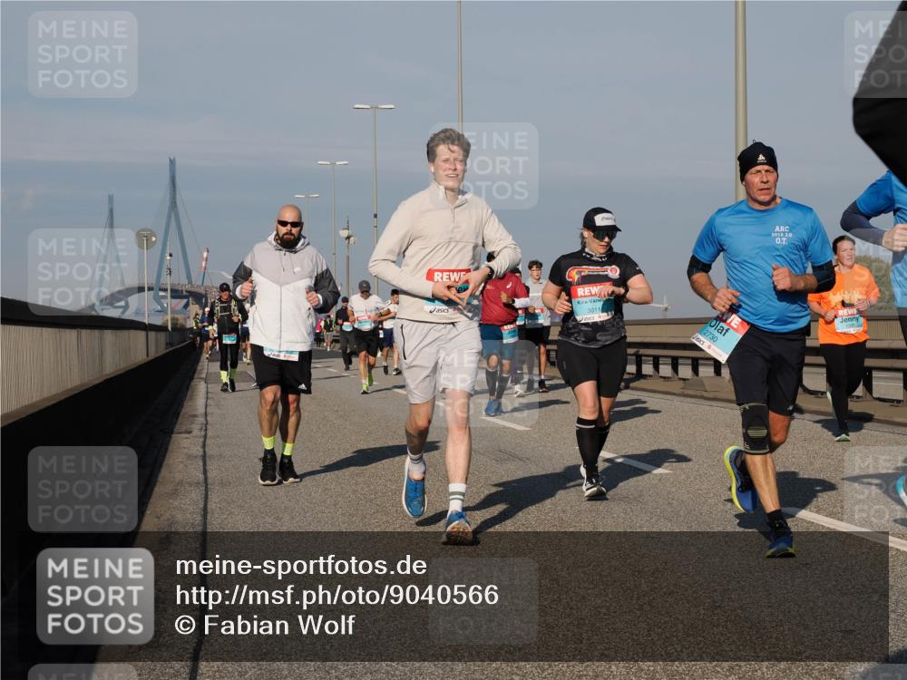 03.10.2025 - Köhlbrandbrückenlauf Fabian Wolf http://msf.ph/oto/9040566 03.10.2025 09:54:33 Position 3 3011, 2730, 2015, 2, 0 meine-sportfotos.de