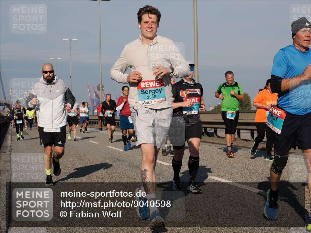 03.10.2025 - Köhlbrandbrückenlauf Fabian Wolf http://msf.ph/oto/9040598 03.10.2025 09:54:34 Position 3 2858, 2730 meine-sportfotos.de